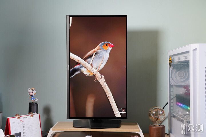 OLED新標杆,微星MAG 272UP QD-OLED X24流光_新浪眾測