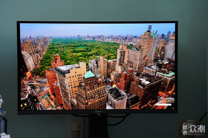 OLED新標杆,微星MAG 272UP QD-OLED X24流光_新浪眾測