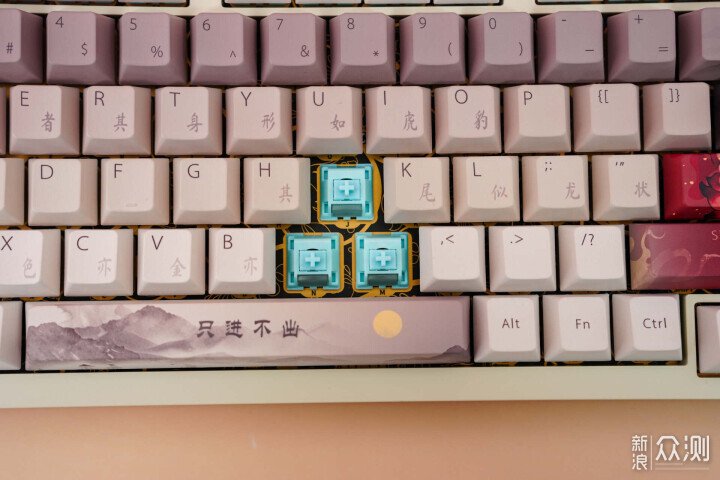 傳統文化與實用SKN貔貅三模機械鍵盤深度體驗_新浪眾測