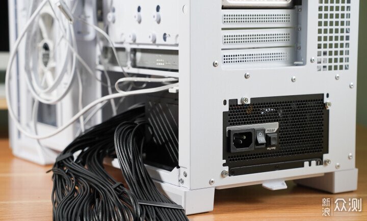 微星MPG A1000GS PCIE5暗黑電源開箱測試 微星MPG A1000GS PCIE5暗黑電源開箱測試