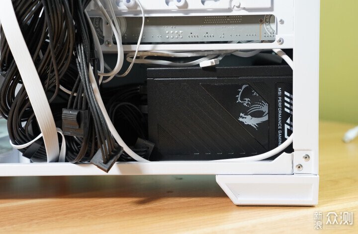 微星MPG A1000GS PCIE5暗黑電源開箱測試_新浪眾測