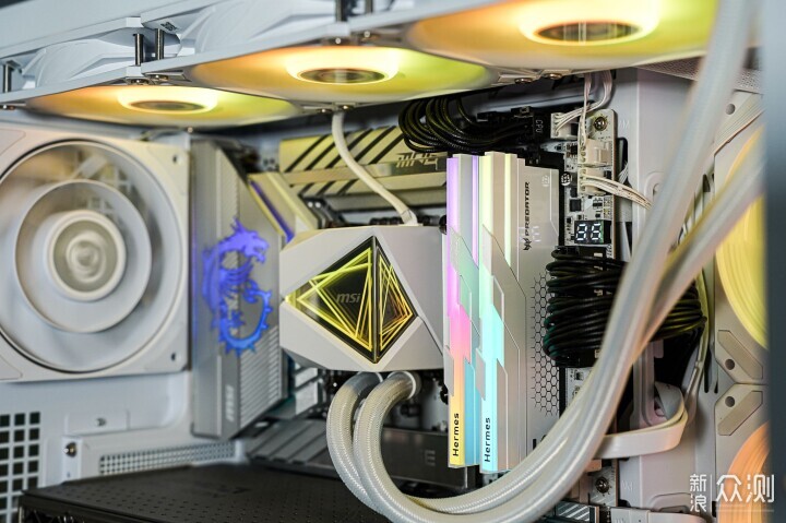 微星MPG A1000GS PCIE5暗黑電源開箱測試_新浪眾測
