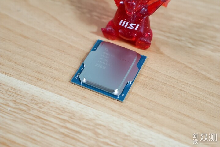 微星MPG A1000GS PCIE5暗黑電源開箱測試_新浪眾測