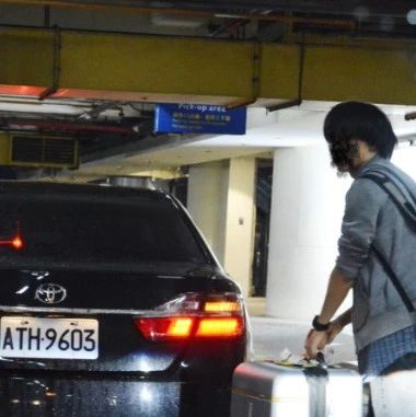 连环爆！又有“监委”用公务车 “机场接送亲友”特权照曝光