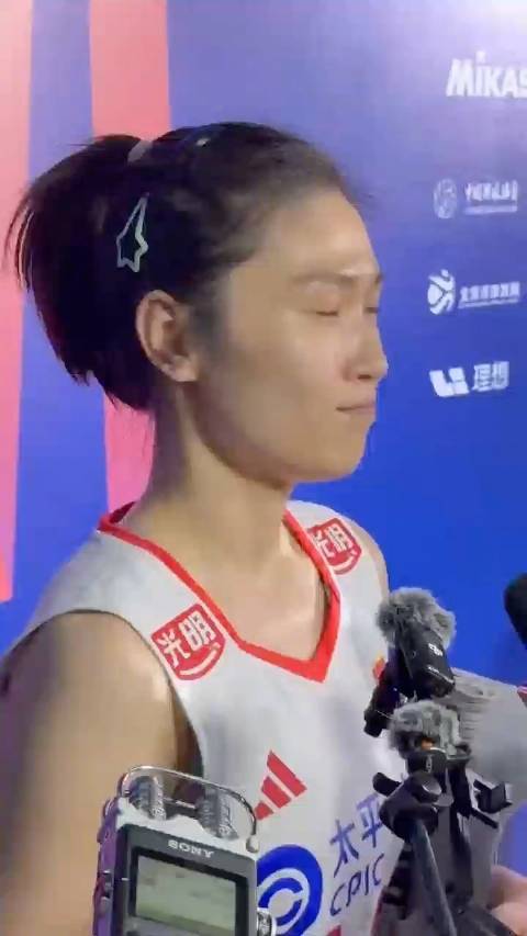 中国女排队员王梦洁为高考生加油 ：你们都是最棒的！