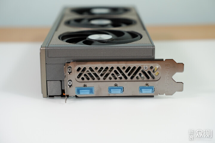 顯卡藍寶石NITRO+氮動RX 9060 XT OC 16G測試_新浪眾測