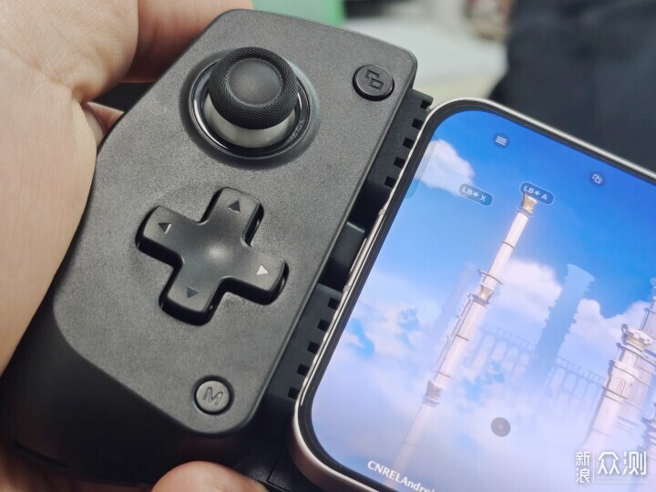 遊戲極佳拍檔,蓋世小雞X5Lite拉伸遊戲手柄_新浪眾測