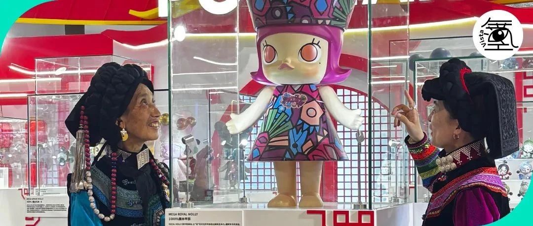 老外围观古法错金版泡泡玛特、机器人都会经络推拿，成都这座非遗痛城最近有多魔幻？