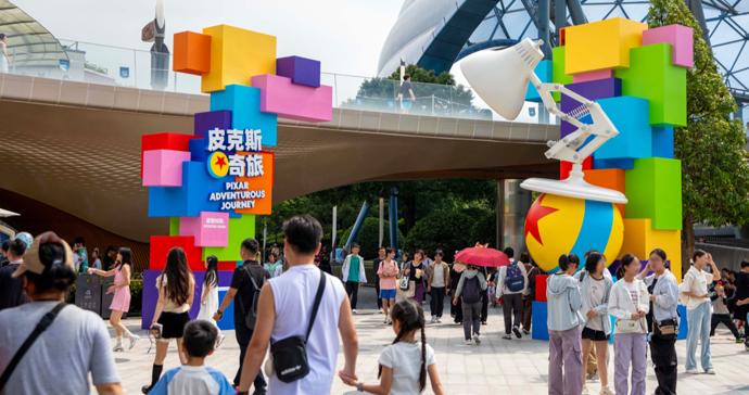 乐乐or怒怒？上海迪士尼又有新体验了，来这里拥抱你的所有情绪小人