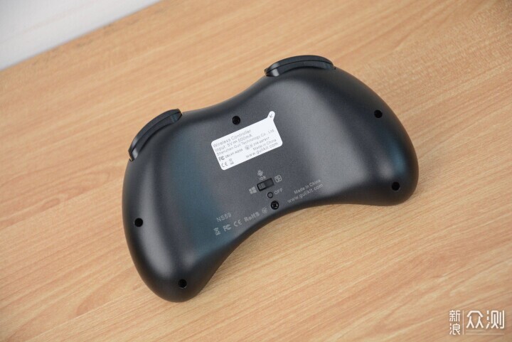 輕盈便攜+強大震動,手感出眾:穀粒精靈2Pro_新浪眾測