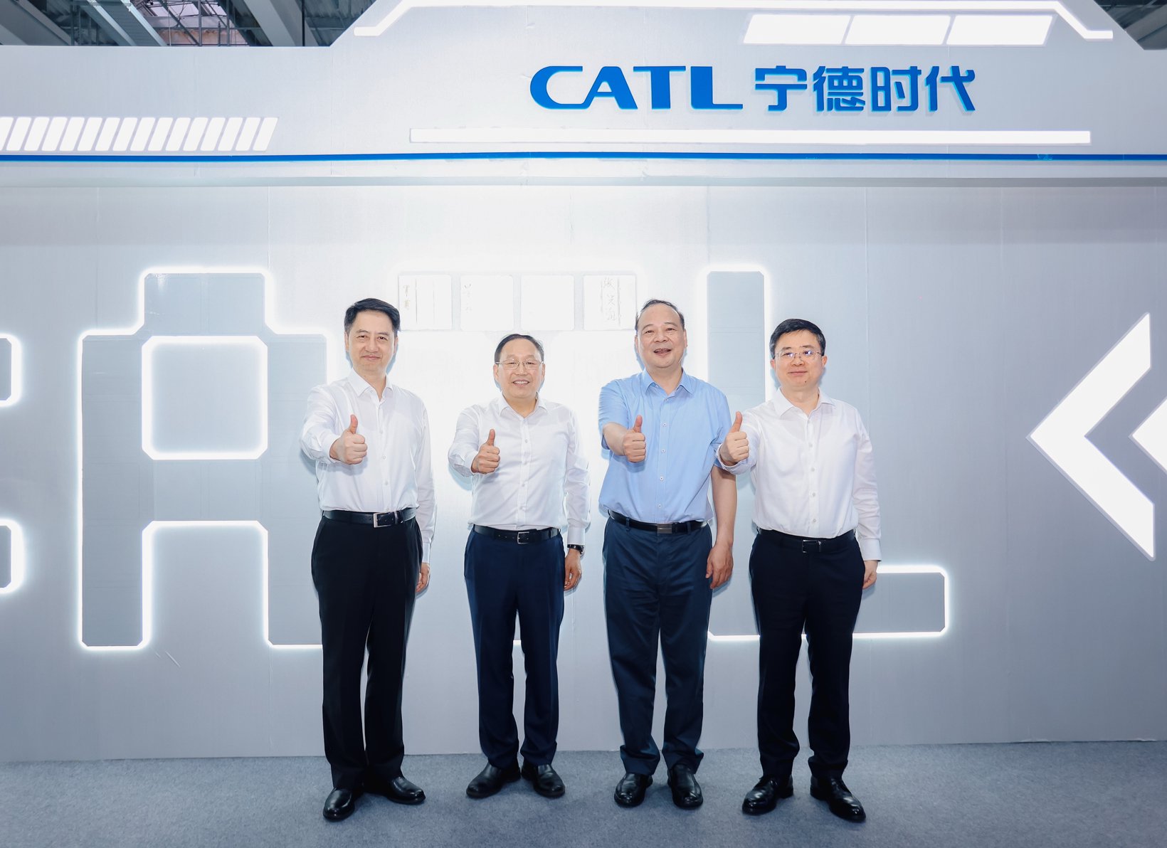宁德时代携手问界加速扩产