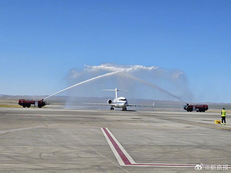 C909載旗首次執飛國際商業航班 – 新浪香港