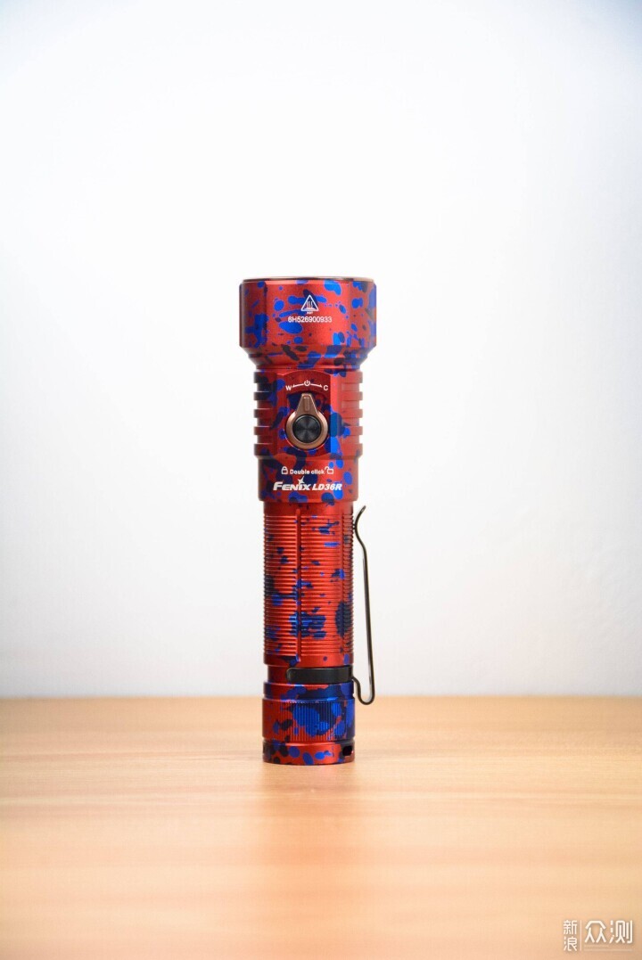 強光遠射還有多彩氛圍燈?Fenix LD36R評測_新浪眾測
