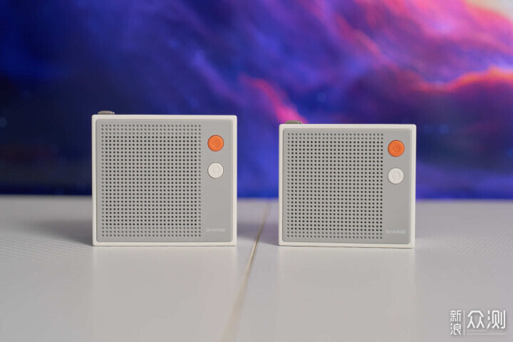 出遊好伴侶閃極隨行Mini2充電寶+點陣屏充電器_新浪眾測