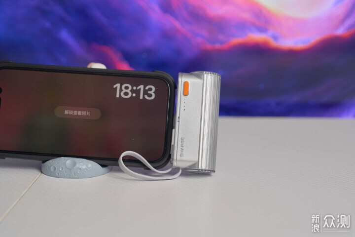 出遊好伴侶閃極隨行Mini2充電寶+點陣屏充電器_新浪眾測