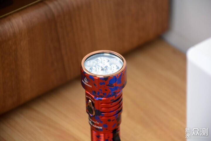 強光遠射還有多彩氛圍燈?Fenix LD36R評測_新浪眾測