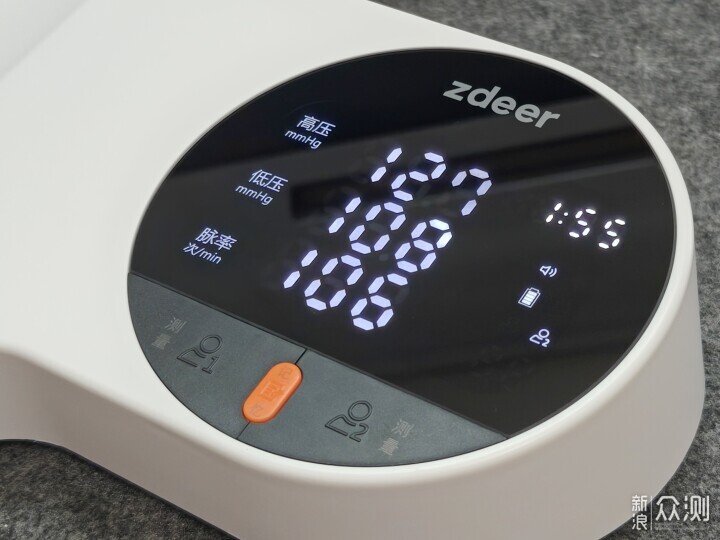 左點臂筒式電子血壓計:測量準確,使用方便_新浪眾測