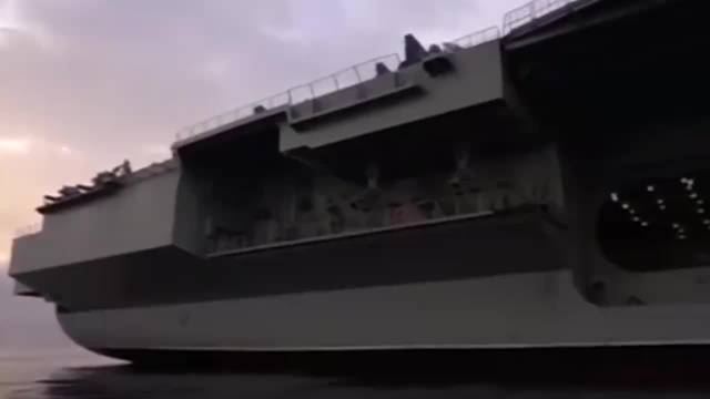 俄军可能放弃修复唯一现役航母