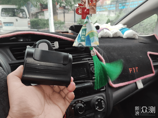 清涼隨身、暢享夏日-西聖XISEM高速掛腰風扇_新浪眾測