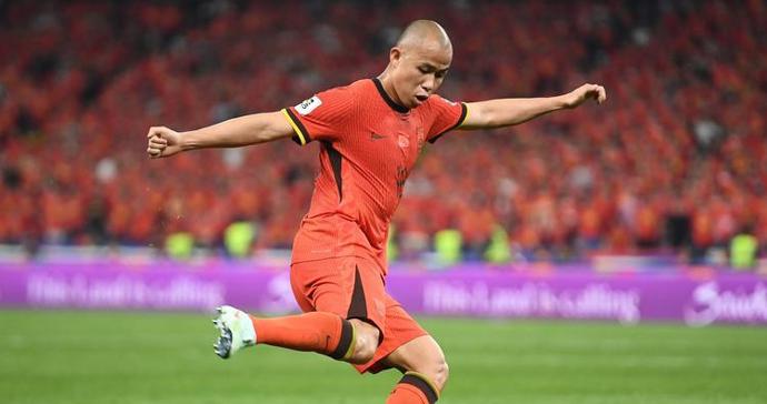 黄政宇铁树开花进首球 中国男足迎来重建路上艰难首胜