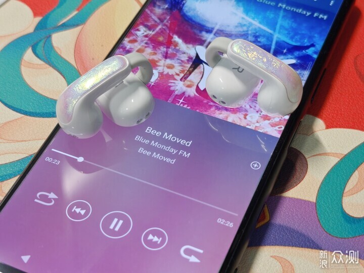 雲感佩戴,音浪澎湃,能自由換膚的百耳頌B7_新浪眾測