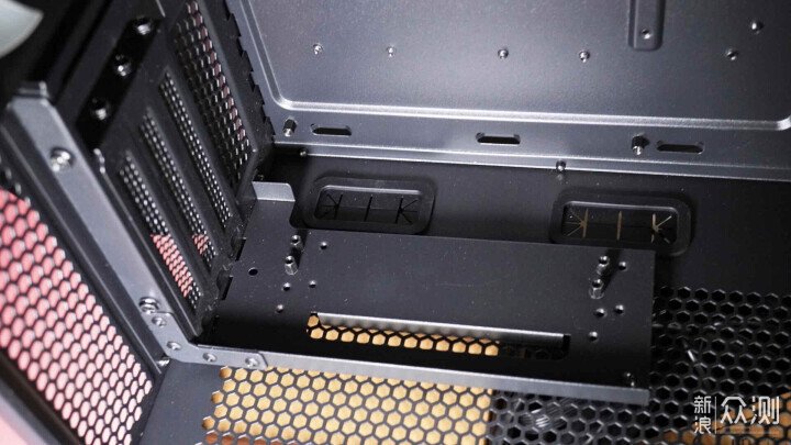 全功能副屏!ZALMAN思民 Z10 DS裝機分享_新浪眾測