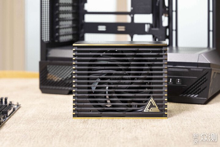 微星MEG Ai1600T PCIE5超神電源開箱_新浪眾測