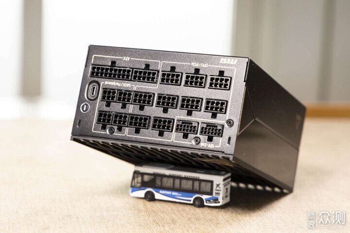 微星MEG Ai1600T PCIE5超神電源開箱_新浪眾測