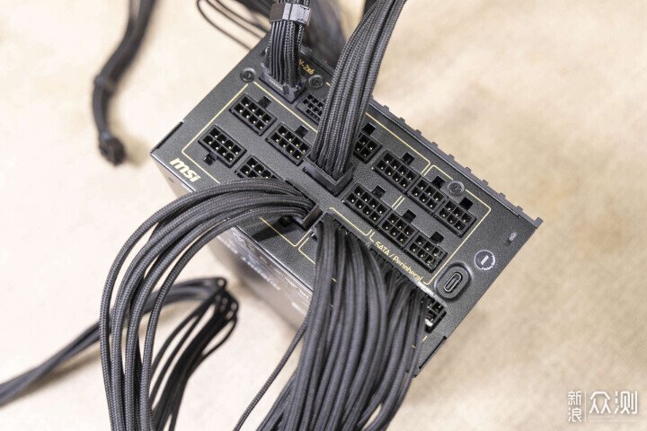 微星MEG Ai1600T PCIE5超神電源開箱_新浪眾測