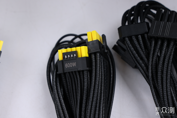 5080顯卡良配 微星MAG A850GLS PCIE5電源實測_新浪眾測