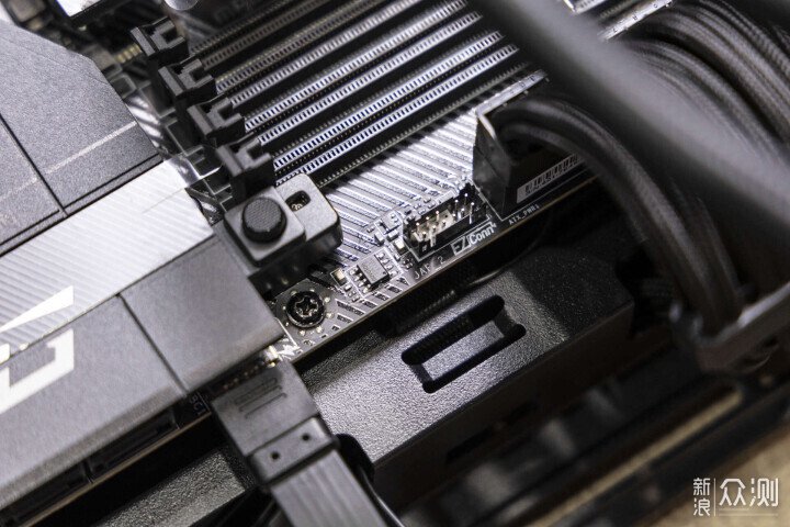 微星MEG Ai1600T PCIE5超神電源開箱_新浪眾測