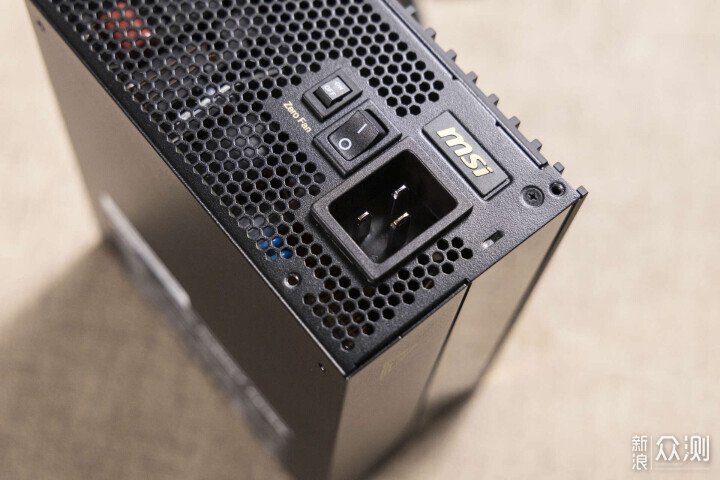 微星MEG Ai1600T PCIE5超神電源開箱_新浪眾測