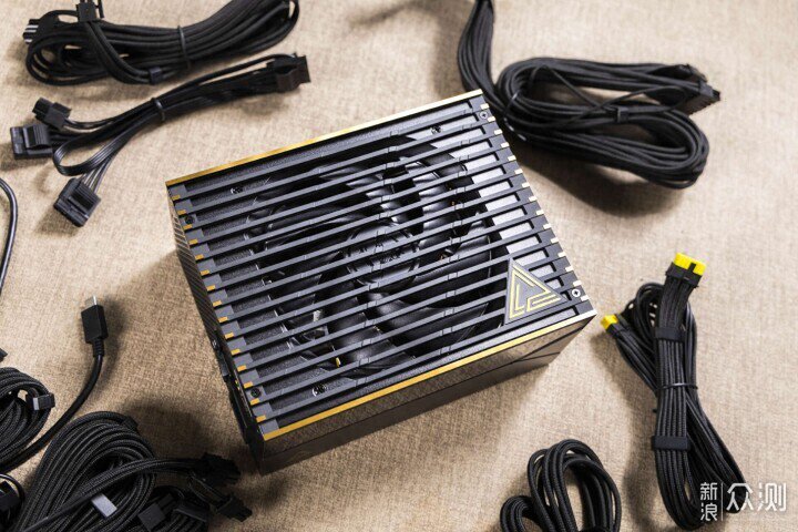 微星MEG Ai1600T PCIE5超神電源開箱 微星MEG Ai1600T PCIE5超神電源開箱