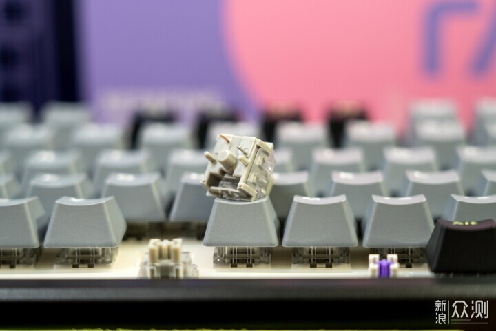 續航超長、手感超棒!雷柏V700DIY-98太好用了_新浪眾測