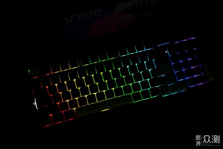續航超長、手感超棒!雷柏V700DIY-98太好用了_新浪眾測