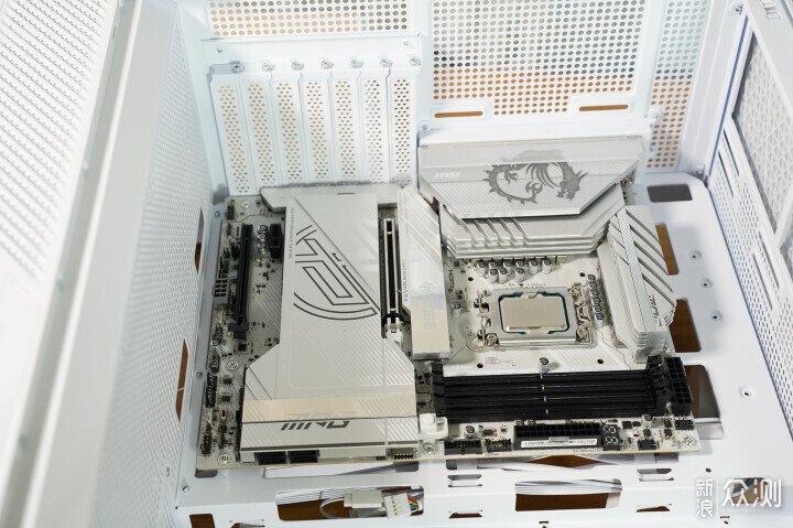 微星新品海景房機箱,MAG PANO 131L PZ WHITE_新浪眾測