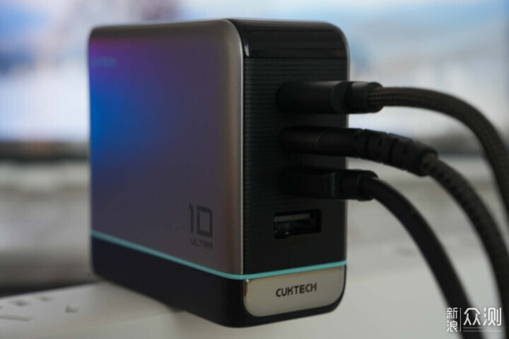 揣著10號超級電能充Ultra就像揣了電量急救包_新浪眾測