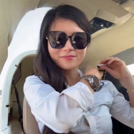 传奇女飞行员坠机身亡，年仅44岁