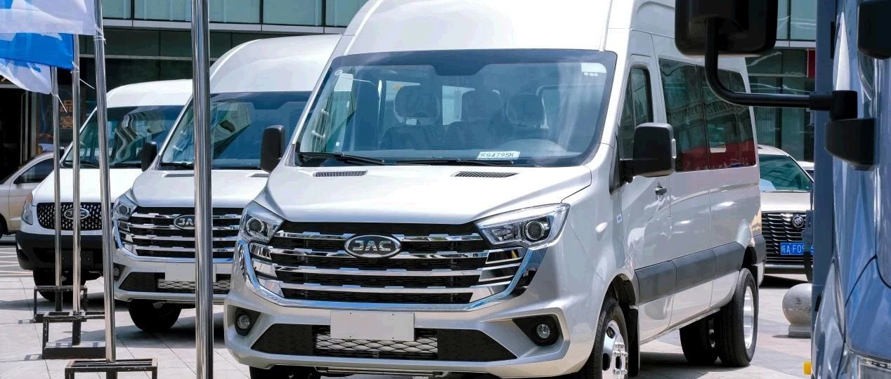 江淮星锐：多款车型亮相2025商用车金融大会！