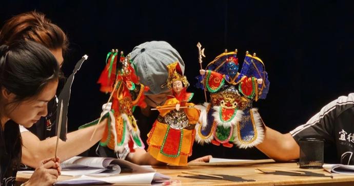 “剧本荒”的背后：新作者和新作品需要被推上舞台｜文汇·文化视点