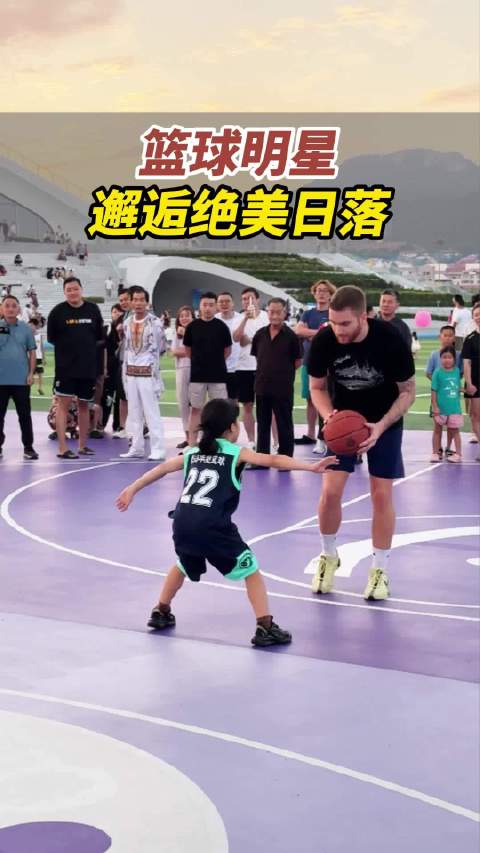 海边篮球邂逅绝美晚霞