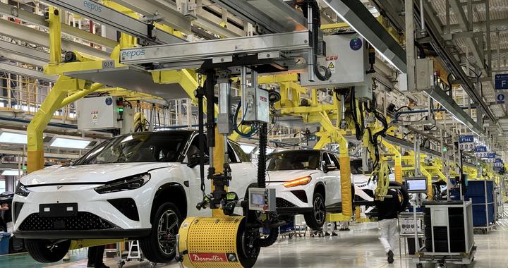 招募投资人、开启复产   新势力车企打响“复活竞速赛”