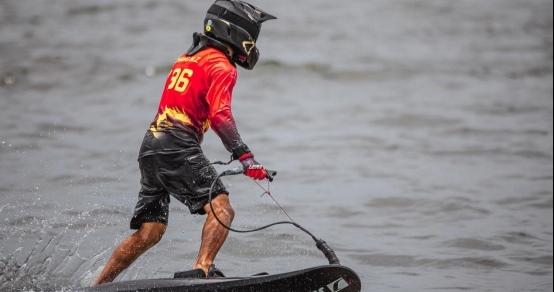 全球最小燃油发动机“浙江造”，助力中国动力冲浪板“世运会”首秀摘两银