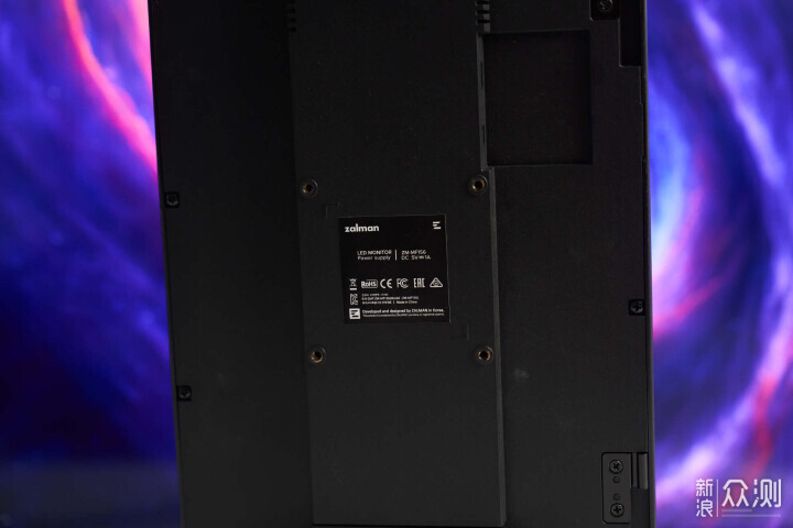 自帶超大屏幕?ZALMAN 思民 Z10 DS 機箱開箱_新浪眾測