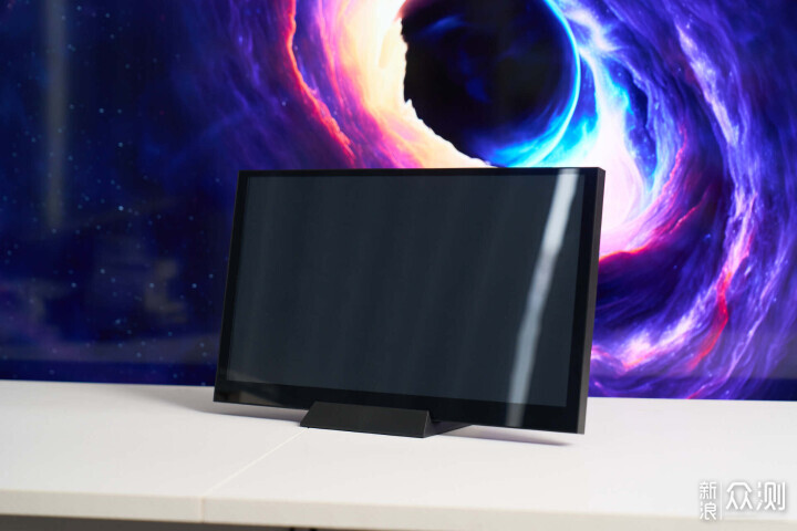 自帶超大屏幕?ZALMAN 思民 Z10 DS 機箱開箱_新浪眾測