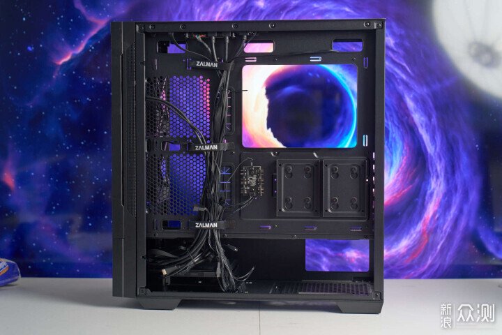 自帶超大屏幕?ZALMAN 思民 Z10 DS 機箱開箱_新浪眾測