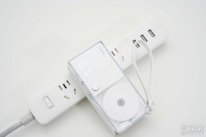 閃極唱片三合一充電寶才是真正的續電神器 _新浪眾測
