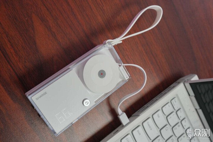 閃極唱片三合一充電寶才是真正的續電神器 _新浪眾測
