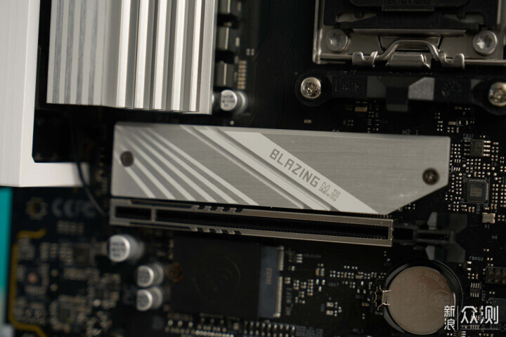 8400F+索泰5060TI XGAMEING裝機2K解像度使用_新浪眾測