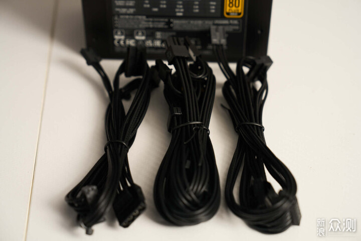 升級壓紋線,整體更安靜微星MAGA850GLSPCIE5_新浪眾測